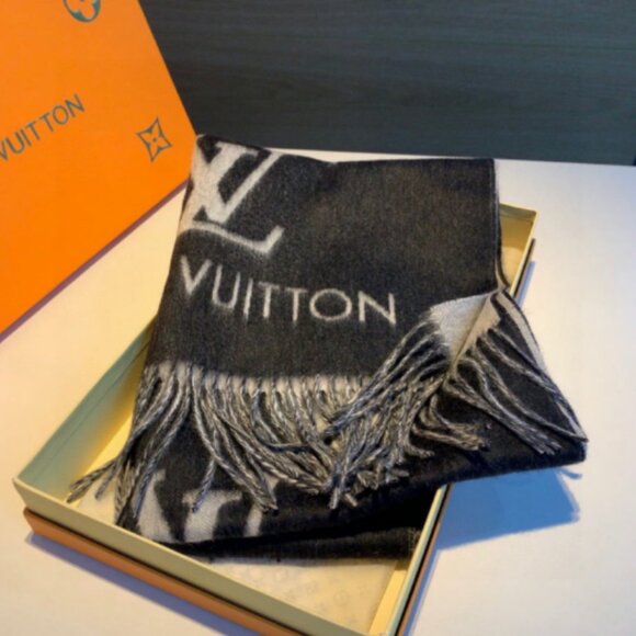 Louis Vuitton Scarf/Shawl - Picture 1 of 4